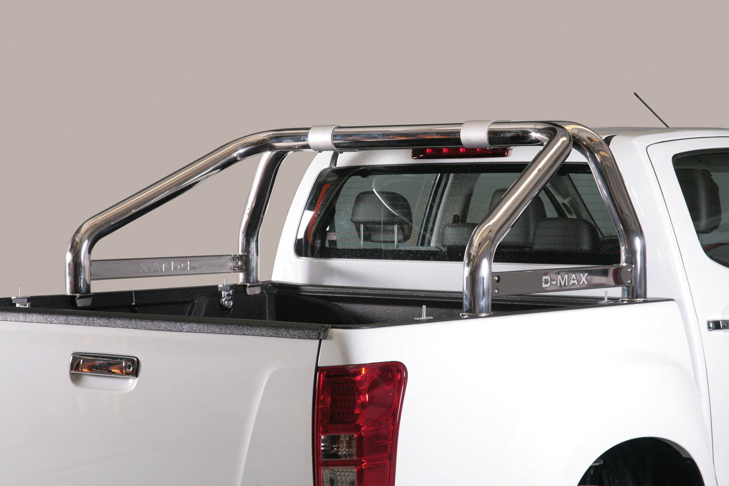 Arceau De Benne Dbl Tube Ø 76 Isuzu Dmax 2012+ Avec Marquage Thermolaqué Noir